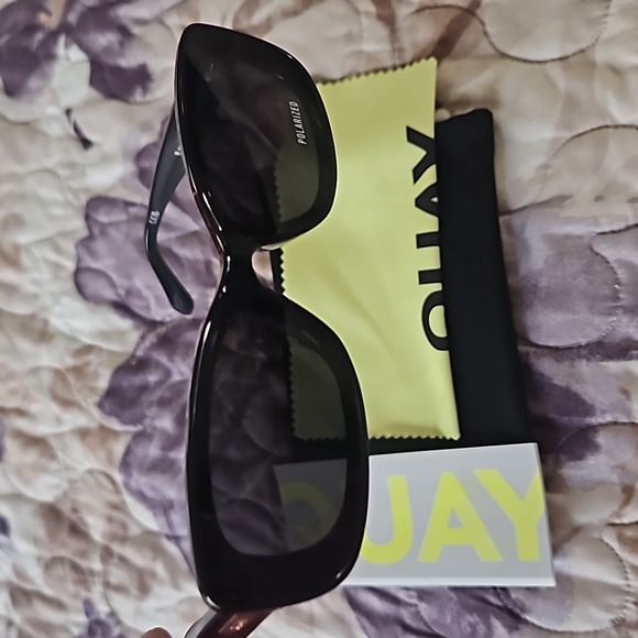 NWT Quay Australia Sunglasses Vibe Check Black Frame Black Polarized Lens - Picture 6 of 11